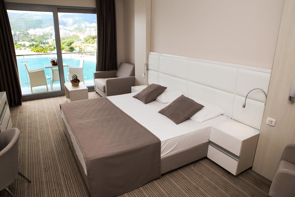 Ponta Nova 4*